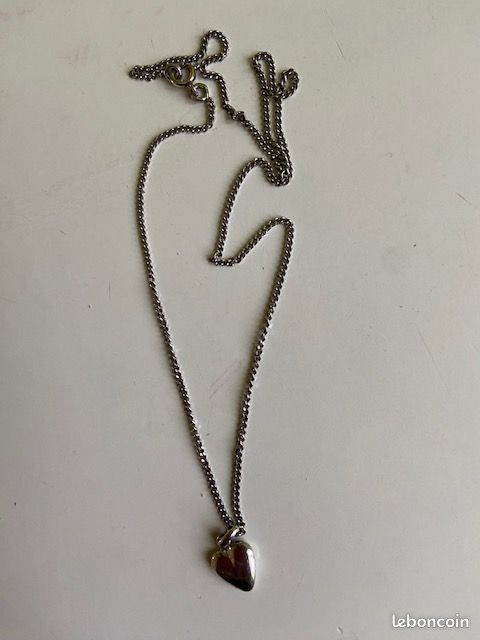 Collier Argent Avec Pendentif - Neuf Avec étiquettes - Bijou élégant Et Moderne