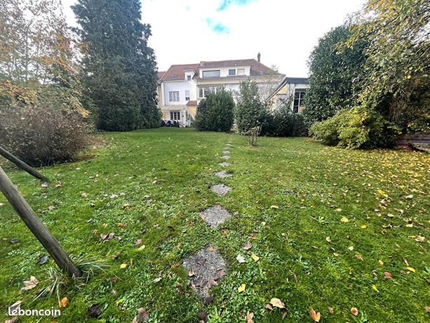 Maison 11 pièces 266 m²
