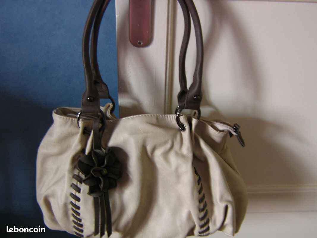 Sac a main neuf jamais porter 20 (image 1)