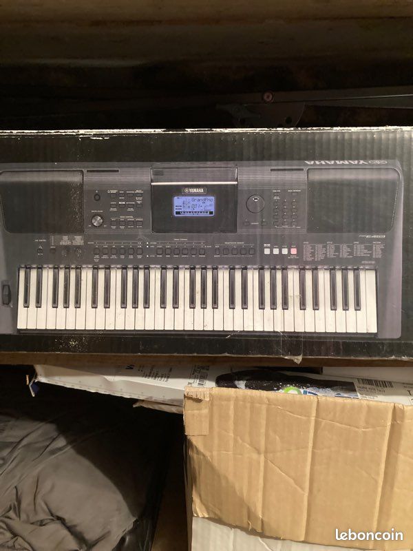 Synthétiseur Yamaha PSR-E453 (image 1)