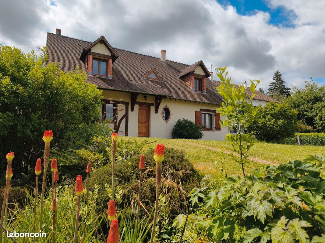 Maison 4 pièces 130 m² · à Cellettes · 130 m² · 235 000 €
