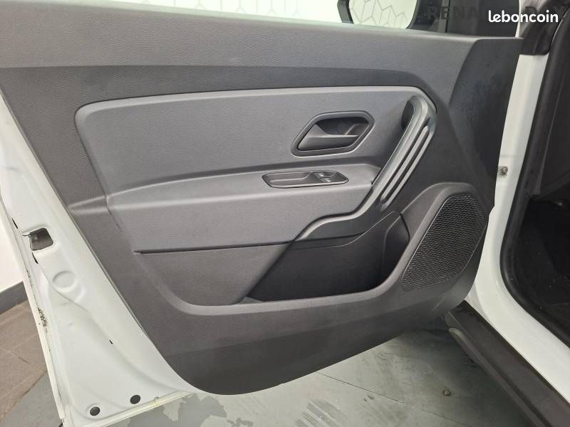 Dacia Duster ECO-G 100 4x2 Essentiel (image 21)