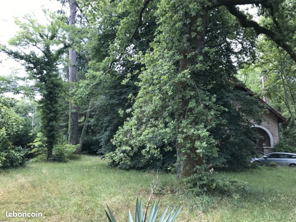 Terrain 1756 m² · à Mios · 222 000 €