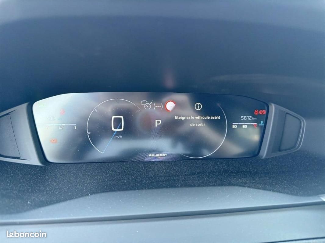 Peugeot 2008 Hybrid 145 e-DCS6 - Allure (image 10)