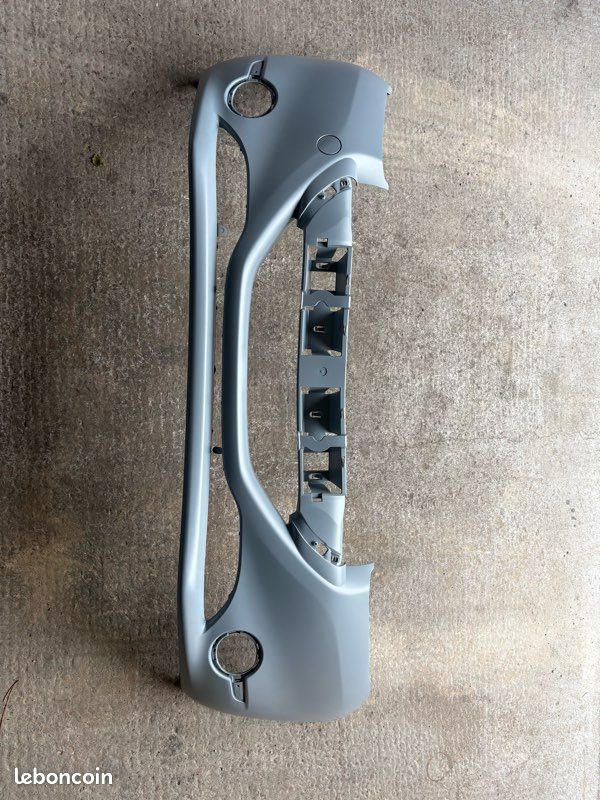 Pare choc Peugeot 208 (image 1)