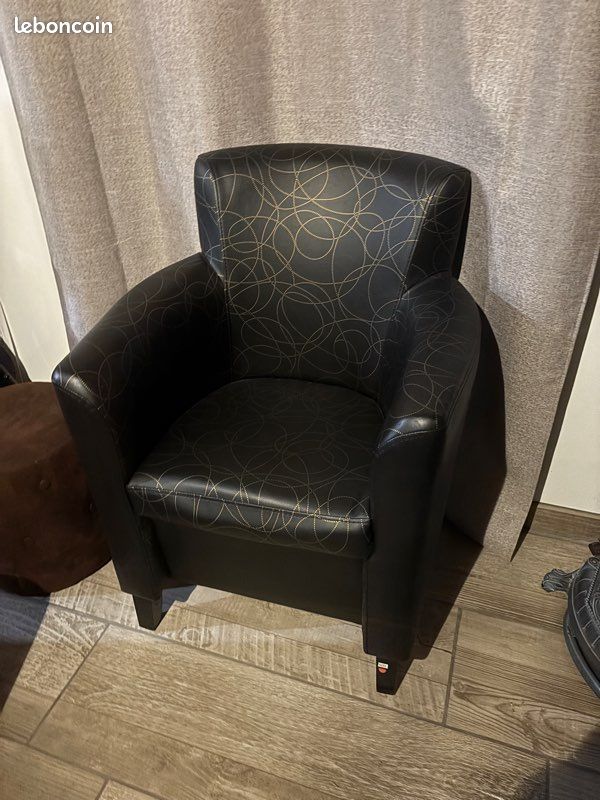 Fauteuil type crapaud (image 1)