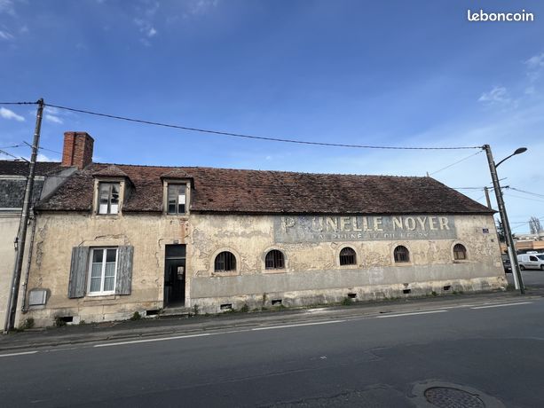 Immeuble 182 m² Saint-Amand-Montrond