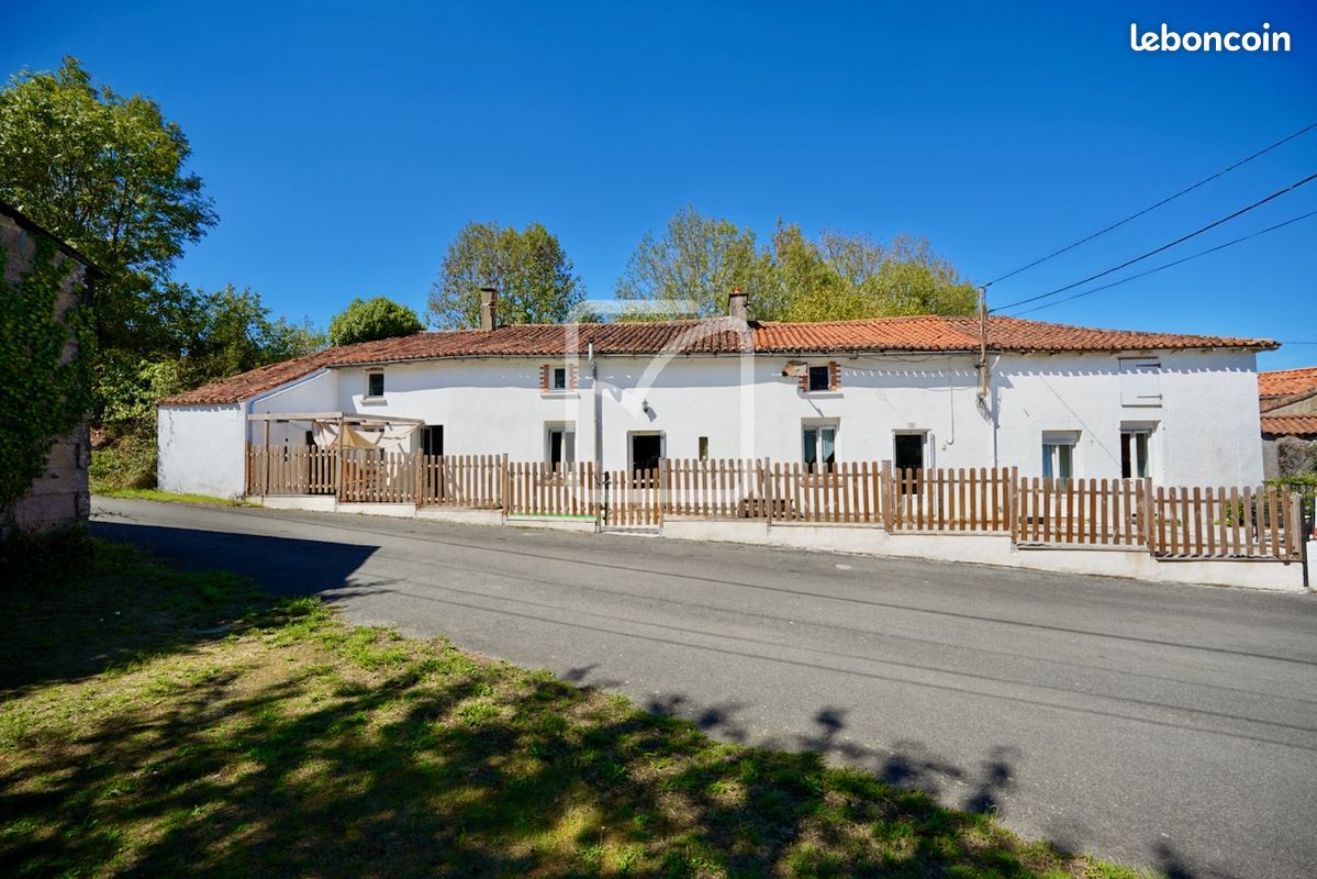 Maison 5 pièces 134 m² · à L'Absie · 134 m² · 99 000 €