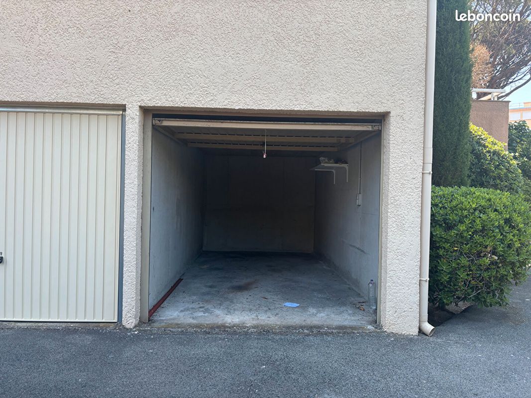 Parking 13 m² · à Fréjus · 13 m² · 33 000 €