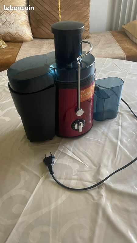 Extracteur de jus lent Klausberg - 150 W - 700 ml | Presse à froid