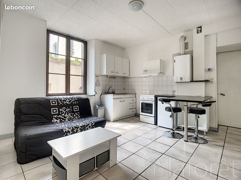 Appartement 2 pièces 33 m² · à Neufchâteau · 33 m² · 350 €