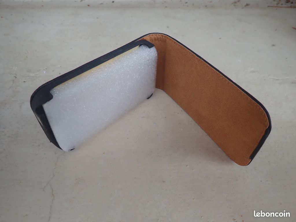 étui petit téléphone (image 2)