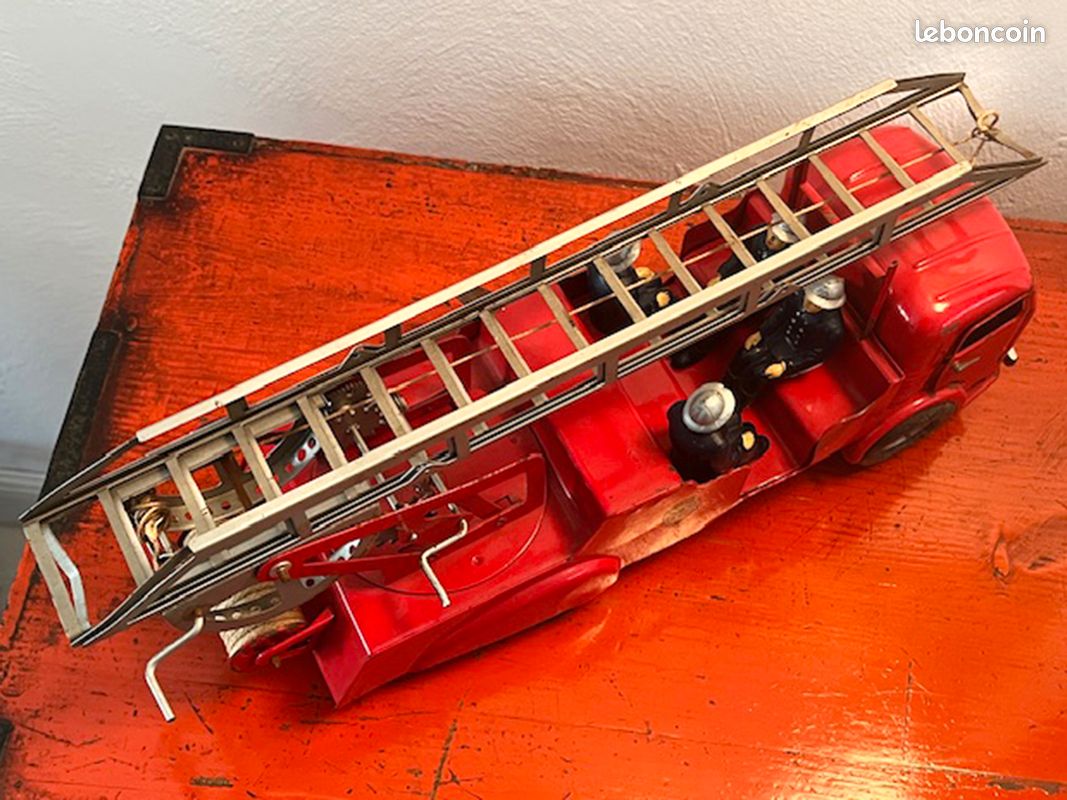 camion tole simca cargo JRD années 50 no cij joustra dinky