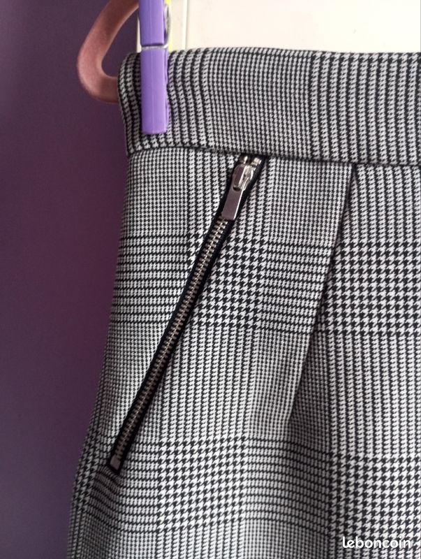 🩶 Mini jupe à carreaux à couleurs 🖤🤍 Taille 40 de la marque h&m (image 7)