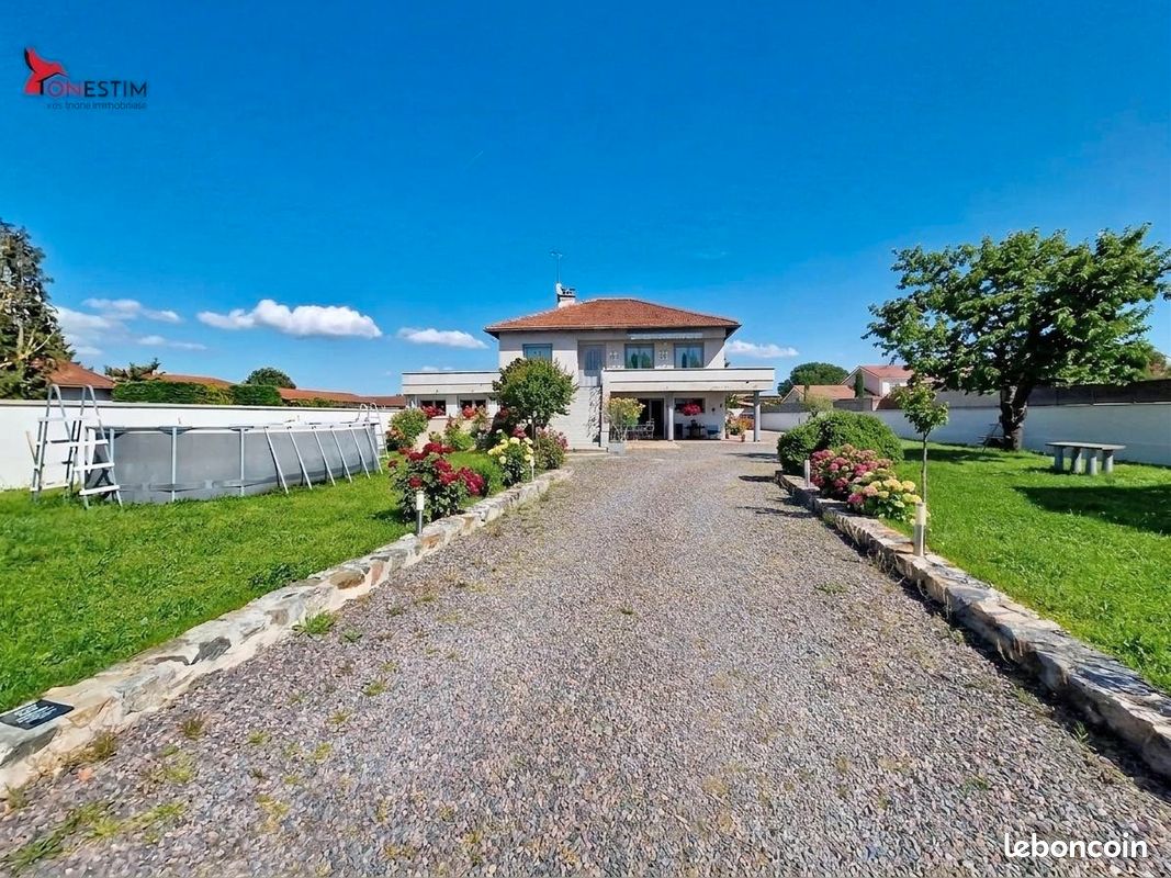Maison 6 pièces 135 m² · à L'Hôpital-le-Grand · 135 m² · 349 900 €