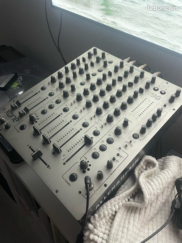 Table de mixage Allen & Heath - XONE 96 (facture & carton d’origine) (image 2)
