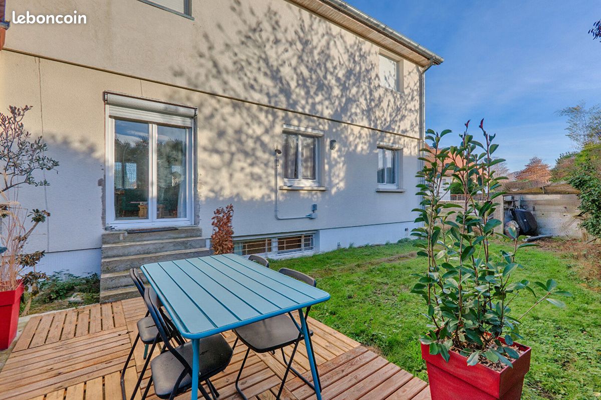 Maison 7 pièces 155 m² · à Fontenay-le-Fleury · 155 m² · 590 000 €