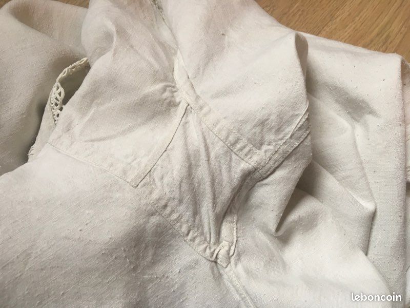 Chemise de nuit lin et coton brodée main - Sans manche - Monogramme FA. - France