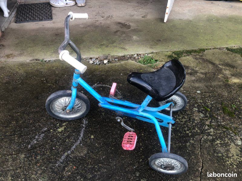 Vend ancien tricycle (image 1)