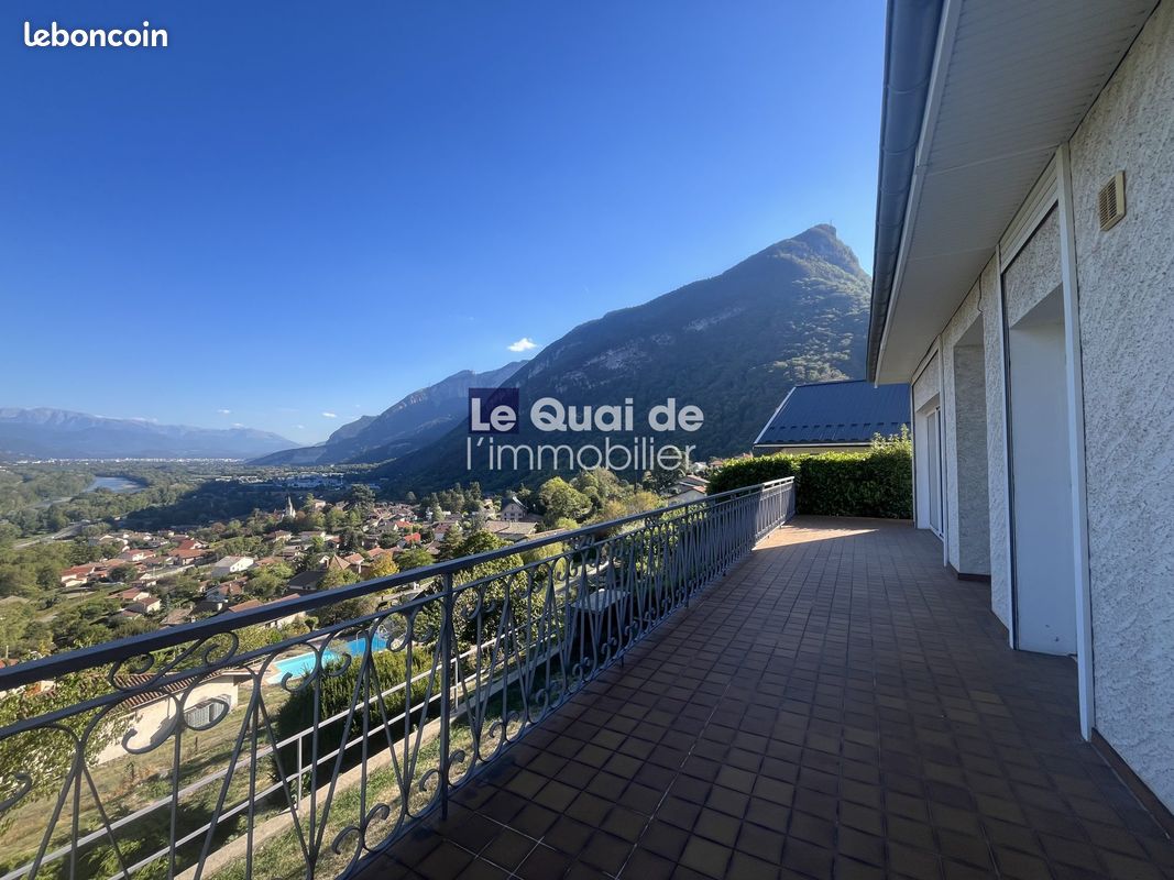 Maison 7 pièces 173 m² · à Veurey-Voroize · 172,7 m² · 440 000 €
