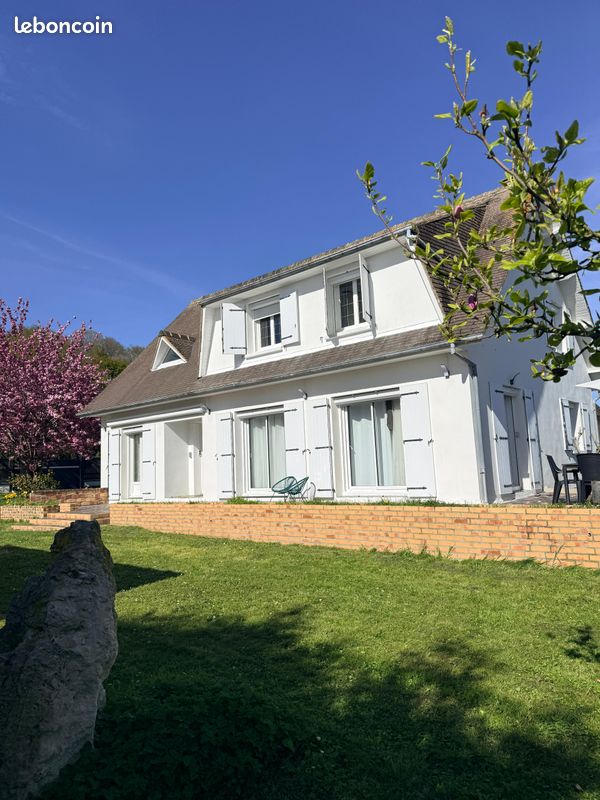 Maison 7 pièces 207 m² · à Oissel · 207 m² · 389 000 €