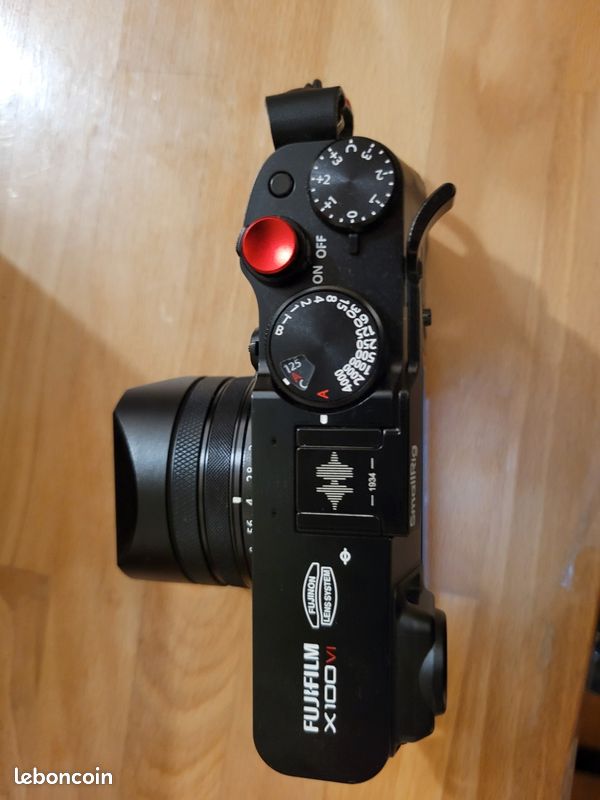 (VENDU) Fujifilm x100vi (état neuf) + sac peak design + sangle peak design + batterie fuji + chargeur + carte sd 64 go + accessoires (image 6)