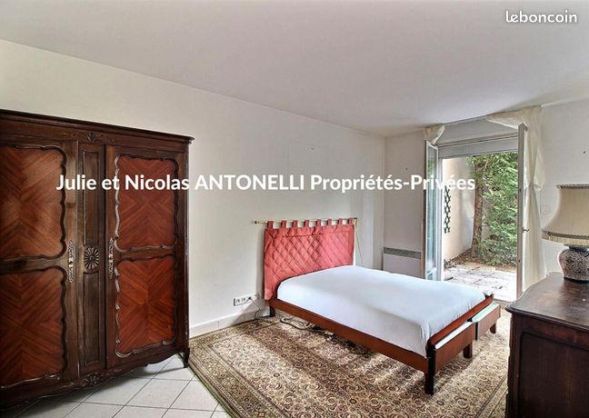 https://img.leboncoin.fr/api/v1/lbcpb1/images/bf/aa/21/bfaa2179d44ccb306fe4c51f458872bafe034211.jpg?rule=ad-image