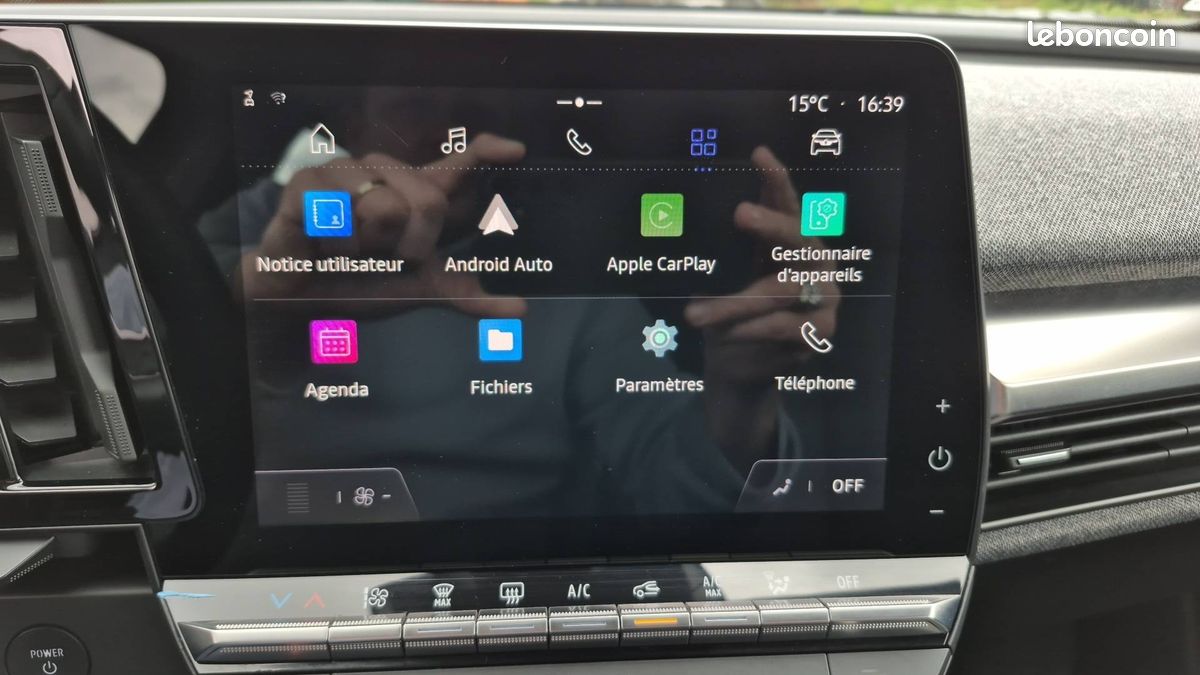 RENAULT Megane E-Tech EV40 130ch standard charge Equilibre (image 27)