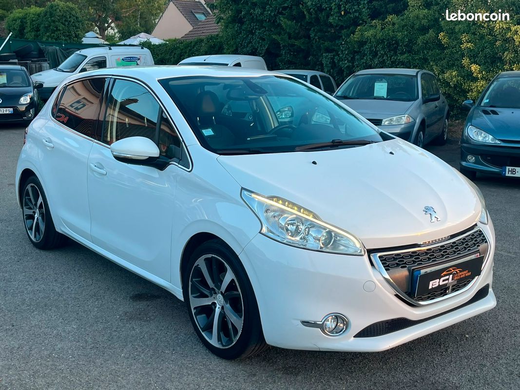 PEUGEOT 208 1.6 120cv Allure ( Crit’air 1 🟣- Intérieur Cuir ✅ - Sièges Chauffants ✅ - Garantie & Révisée ✅ ) (image 2)