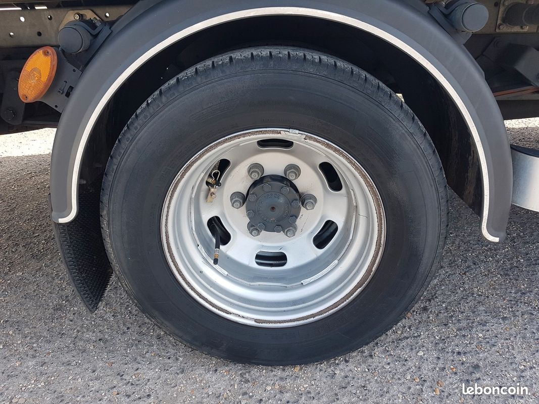 Iveco Daily V (2) 35C18 3.0 HPI 180 3T5 BVM6 Dépanneuse Porte Voiture Plateau Coulissant 131.002 Km (image 30)