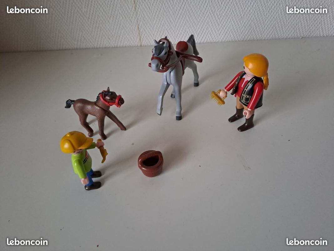 Divers playmobil sur le thème des chevaux de 3 à 3.5 euros (image 1)