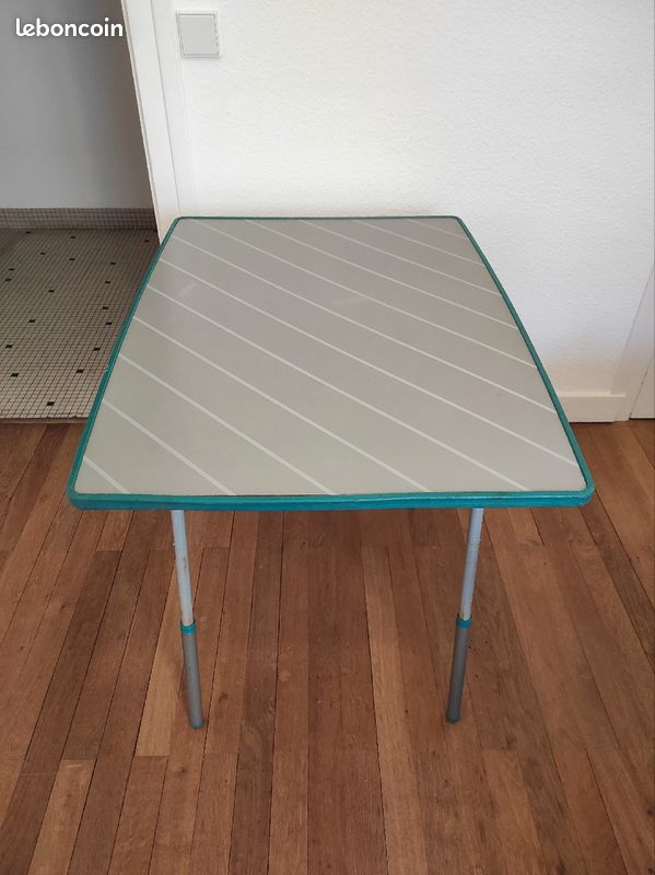 Chaises et table de camping (image 2)