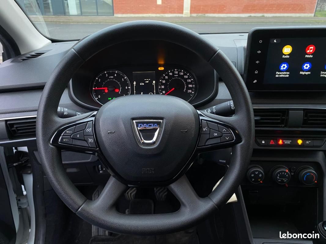 Dacia Sandero ESSENTIEL SCE65 CARPLAY/CENTRALISATION/ROUE DE SECOURS/VITRES AV ELECTRIQUES (image 6)