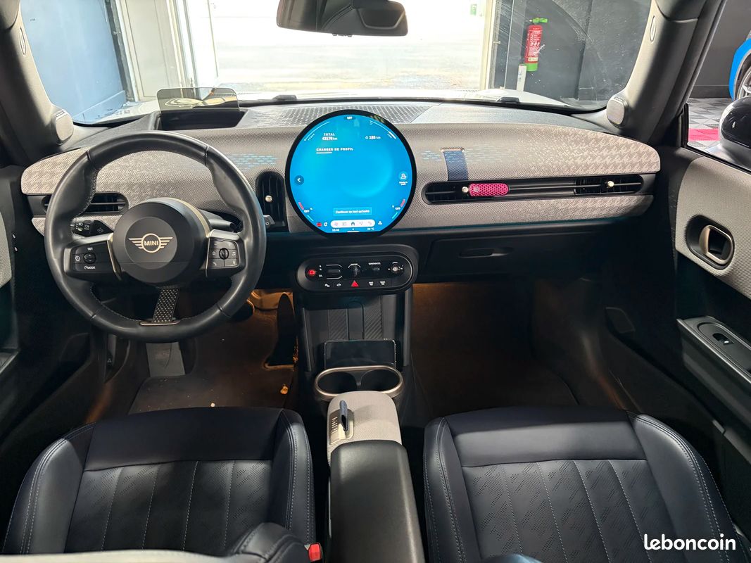 Mini COOPER Cooper C Favoured (image 17)