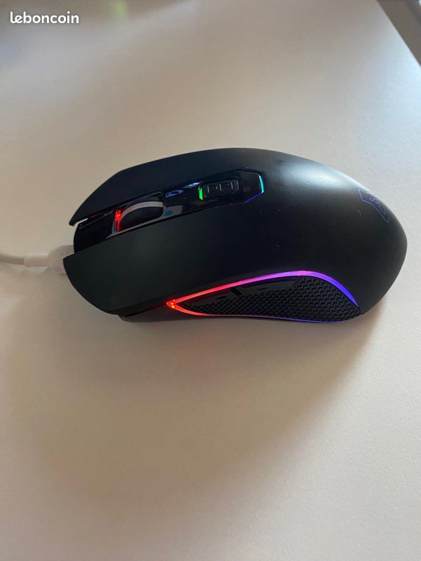 Souris gaming filaire en parfait état (image 1)