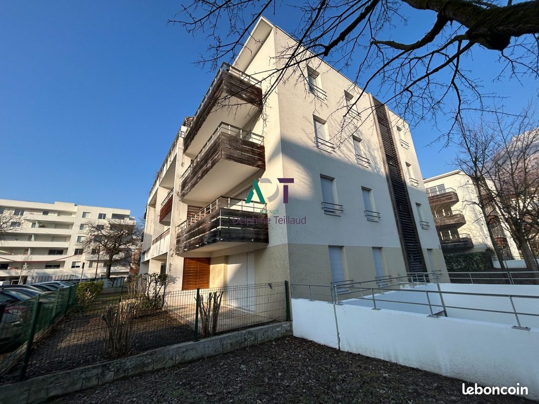 Appartement 3 pièces 70 m² · à Meylan · 70 m² · 215 000 €