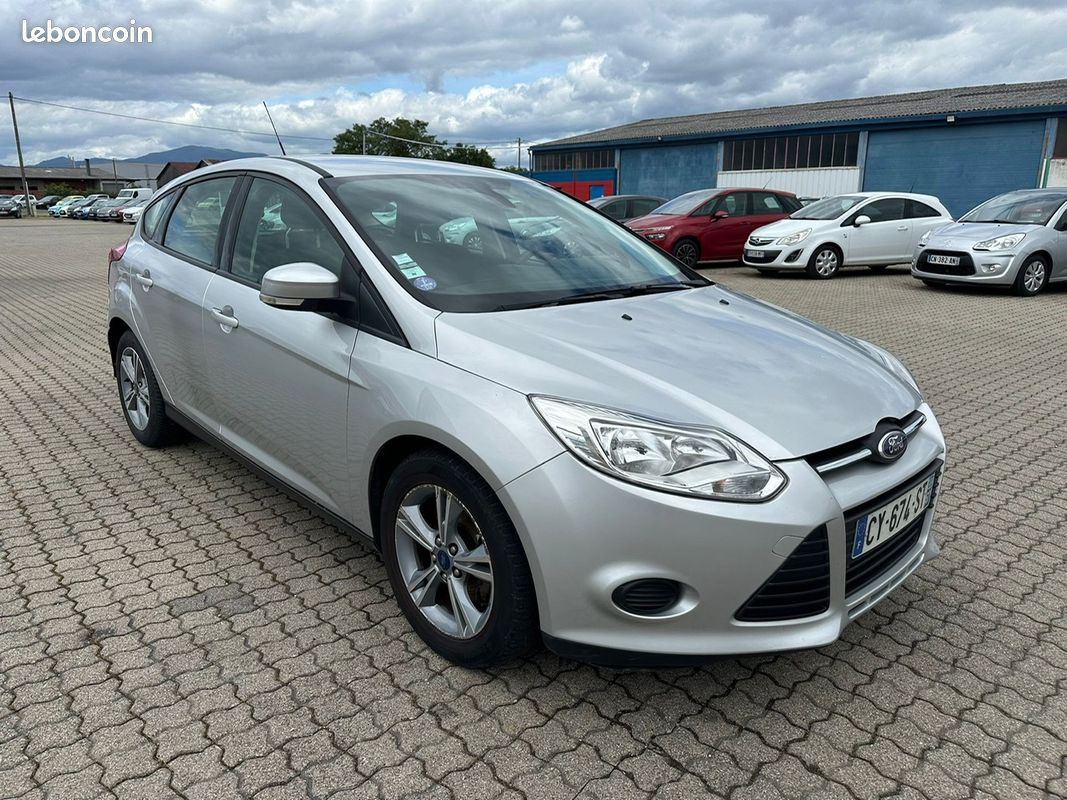 Ford focus 1.0 scti 100 cv ecoboost s&s revise garantie (image 2)