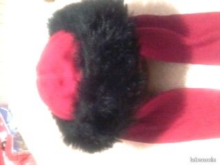 Bonnet chapka femme neuf rouge et noir (image 2)