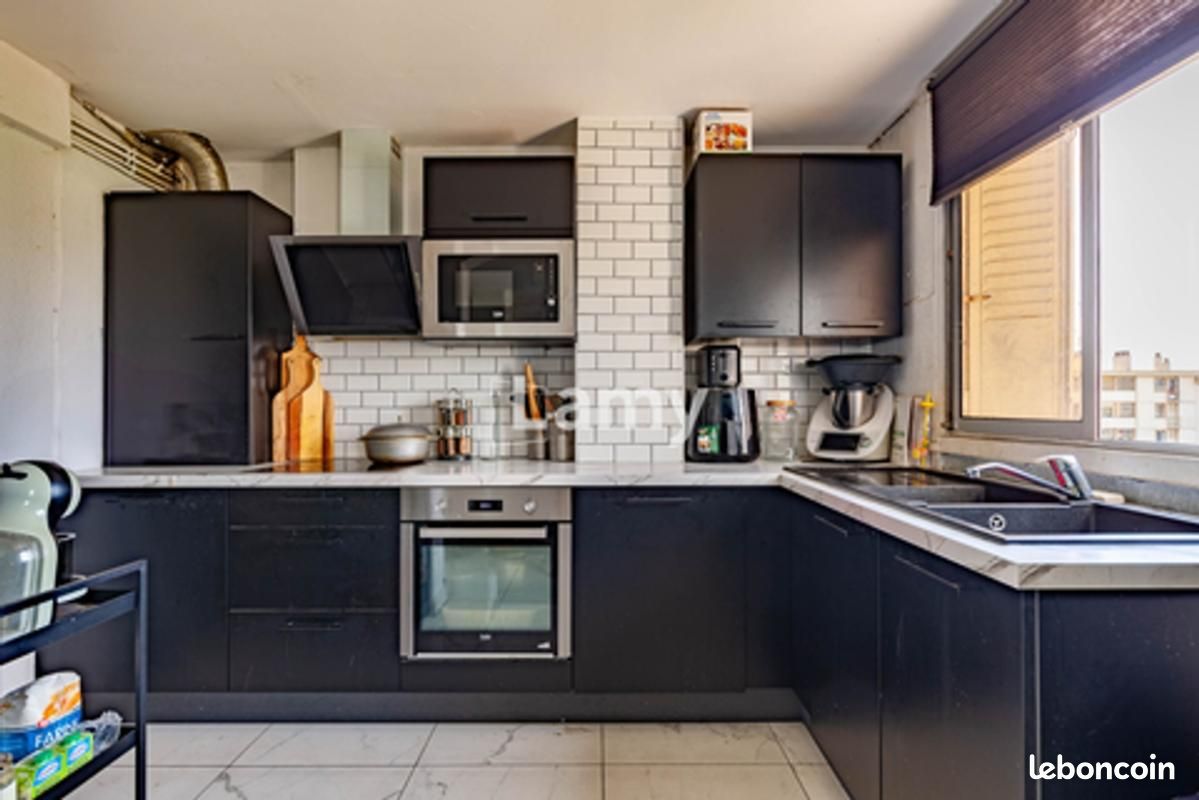 Appartement 5 pièces 74 m² · à Marseille · 74 m² · 169 000 €
