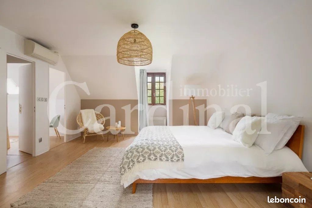 Maison 9 pièces 169 m² · à Bougival · 169 m² · 3 600 €/mois
