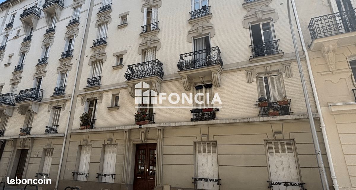 Appartement 1 pièce 28 m² · à Courbevoie · 28 m² · 990 €