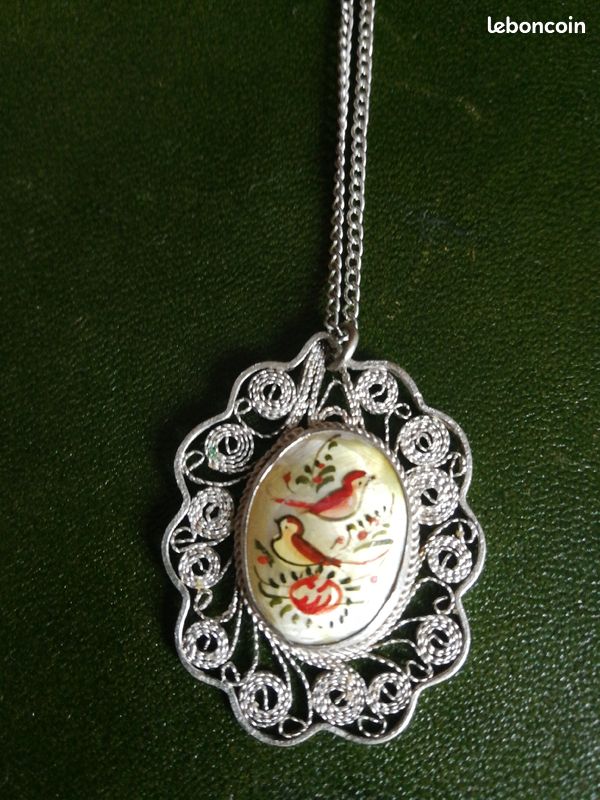 Pendentif argent ciselé peint à la main (image 1)