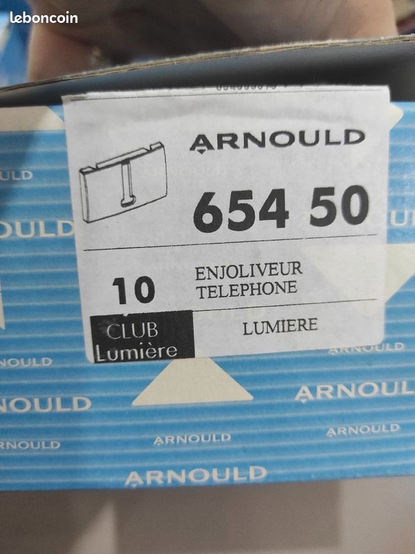 Enjoliveur prise téléphone Arnould club ref 65450 (image 2)