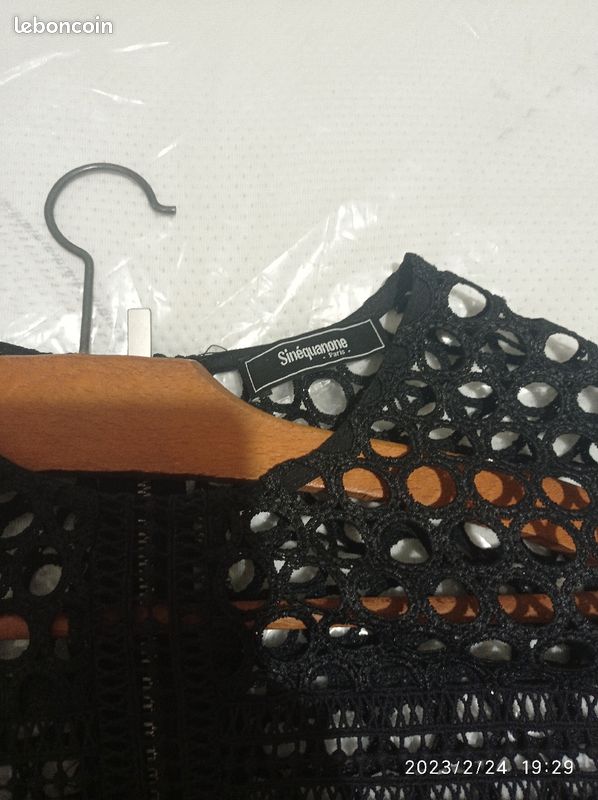 Robe noire chic dentelée (image 3)