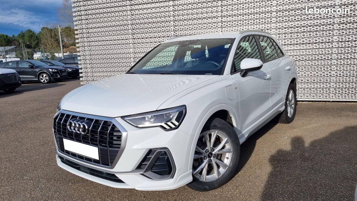 AUDI Q3 45 TFSIe 245 ch S tronic 6 S line (image 3)