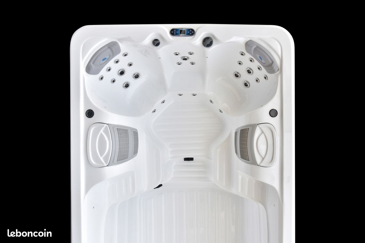 Spa de Nage 5.8m Haut de Gamme – 3 places + nage à contre-courant – Comme neuf (image 4)
