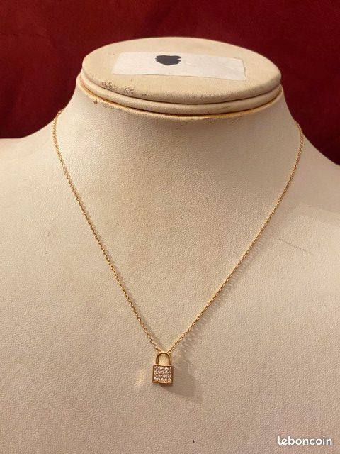 Chaîne Dorée Avec Pendentif En Pierre - Bijou Occasion (longueur 9-15/1?)