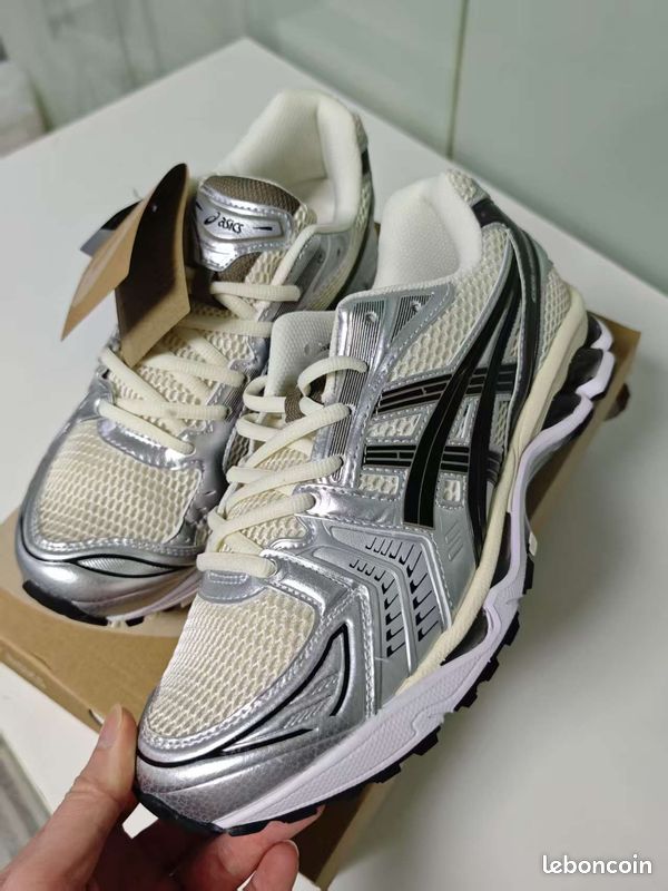 Asics Gel-Kayano 14 Argenté 46 Sport Plein air