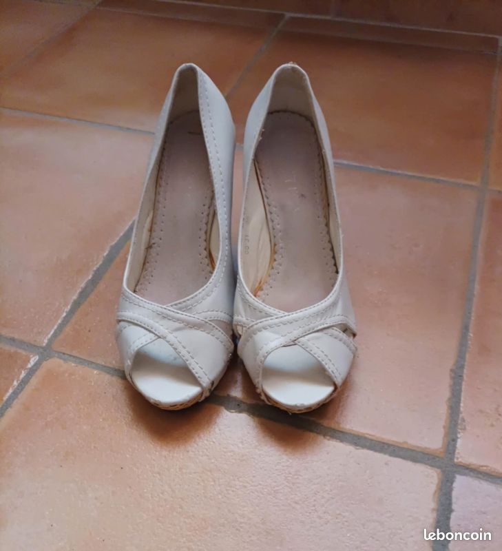 Chaussures talons compensés (image 1)