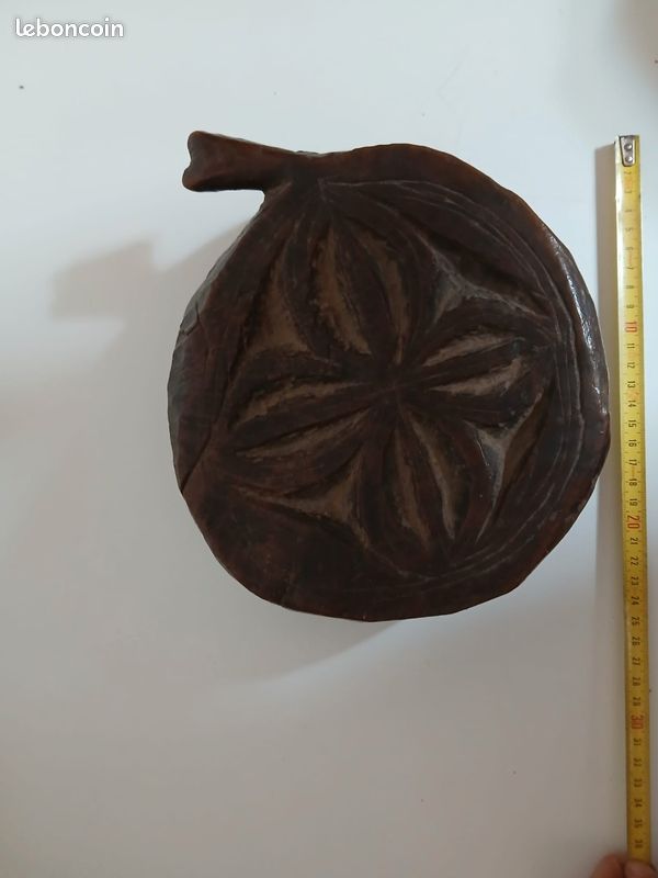 Petit siège en bois tabouret sculpté en tortue (image 2)